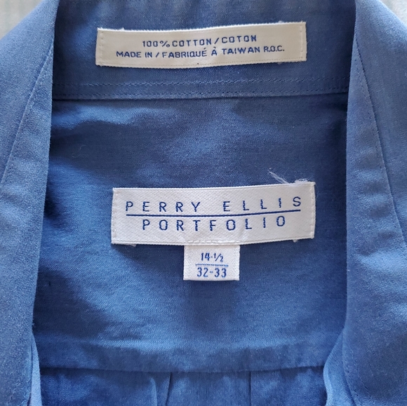 Men's Dress Long Sleeve Blue Collared Shirt - Picture 6 of 7